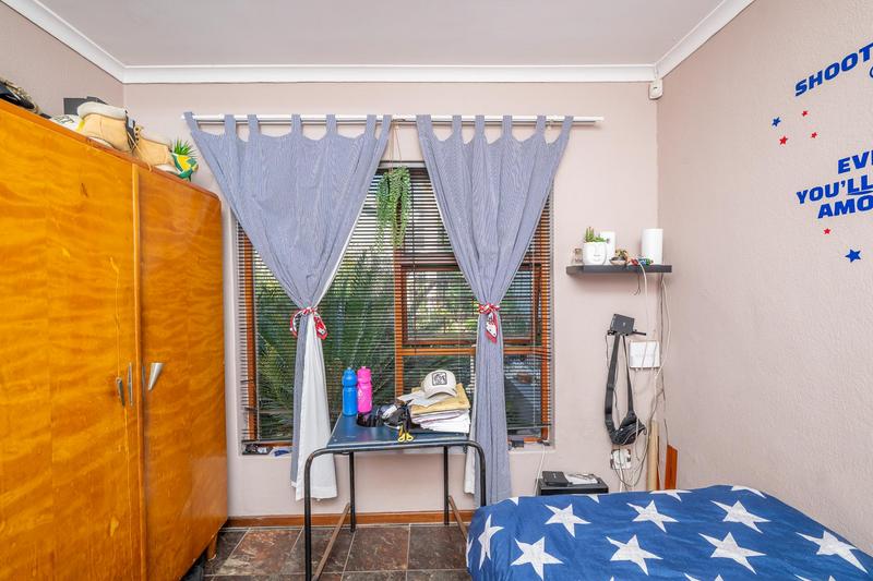 5 Bedroom Property for Sale in Morgenster Heights Western Cape